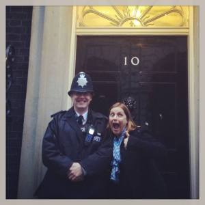 971613_464669706946423_107562857_n